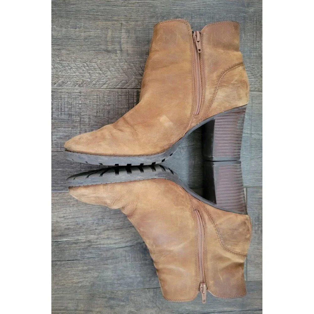 Clarks Ultimate Comfort Collection Leather Booties Size 9.5 M